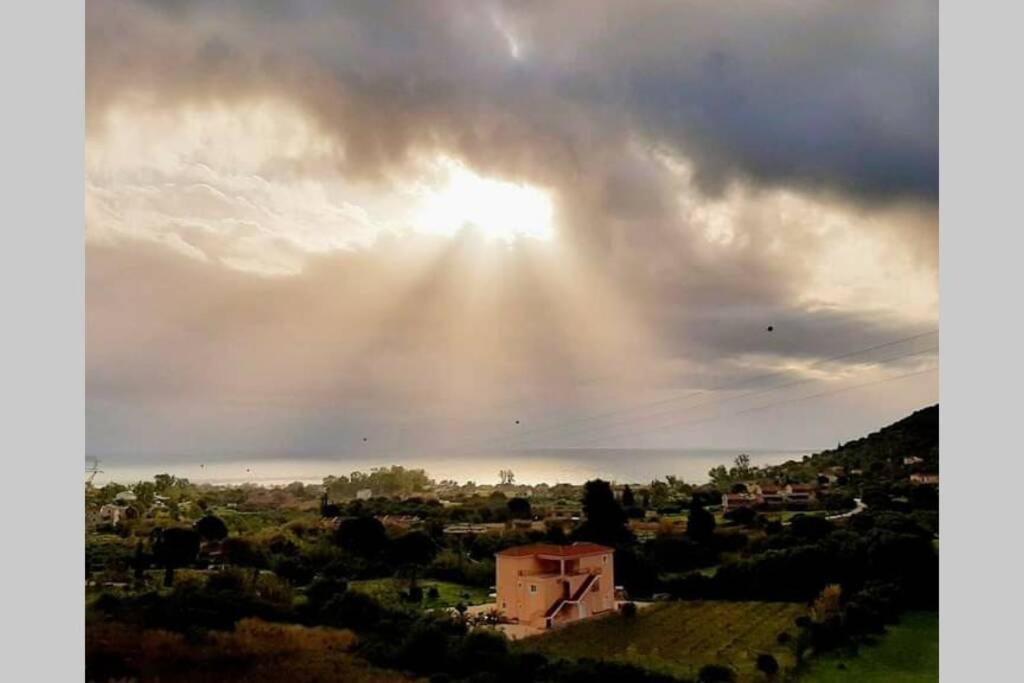 Rodanthy III Katelios Buitenkant foto